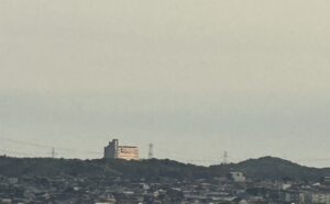 【夢日記】傾いた教員住宅