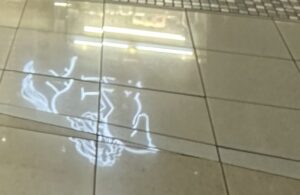 【夢日記】油にまみれた真っ黒な足