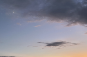 【夢日記】ボロボロの団地のようなマンションに穴が開く